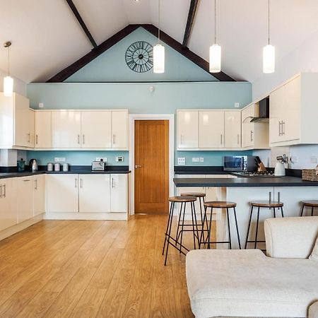 The Beach House - Fully Refurbed March 2024 Oystermouth Εξωτερικό φωτογραφία